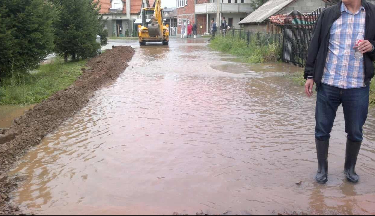 NEVREME POTOPILO SJENICU: Poplavljeno više od 200 kuća, proglašena VANREDNA SITUACIJA!