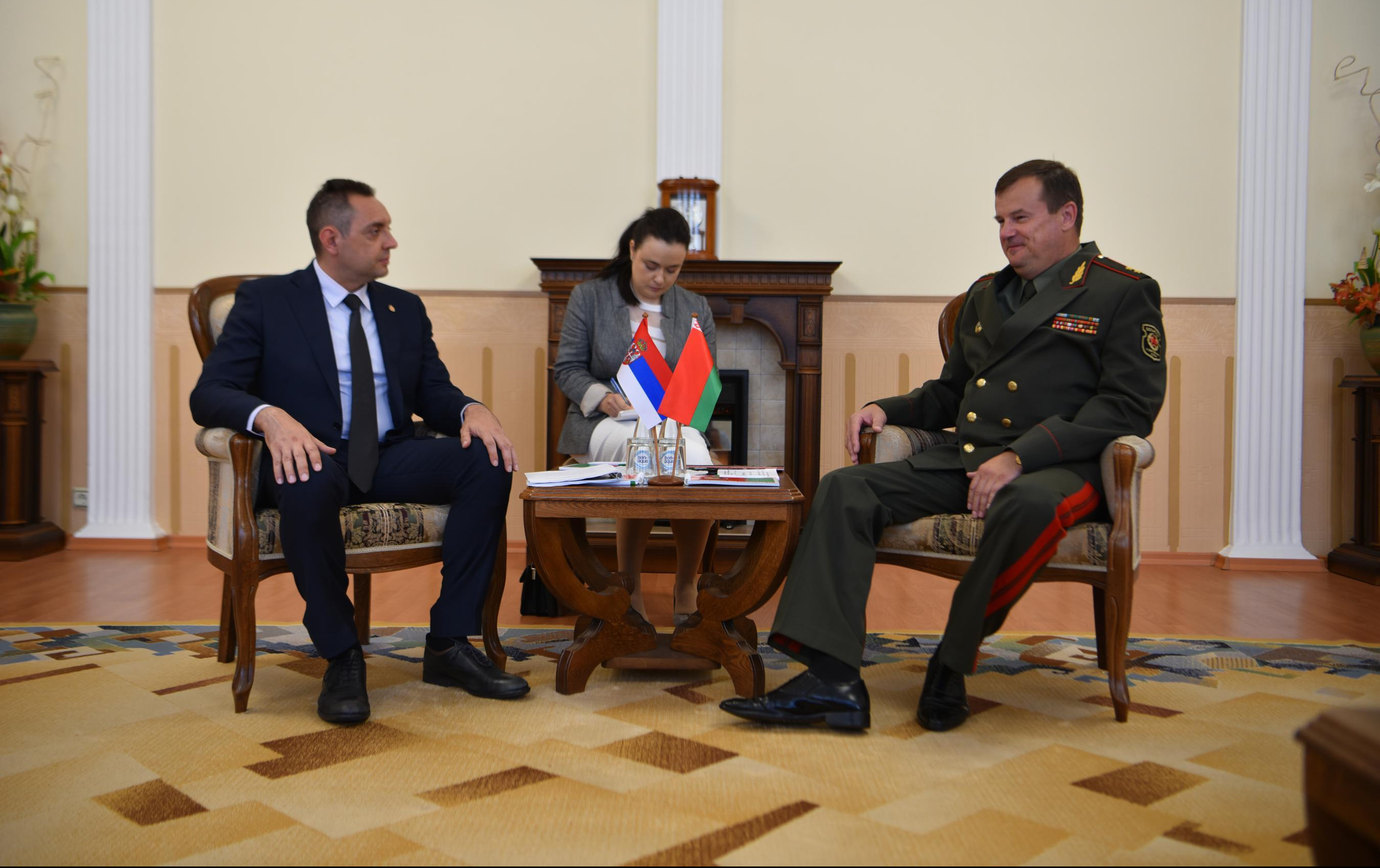 (FOTO) VULIN U MINSKU: Izuzetni odnosi predsednika, doveli do boljih odnosa Srbije i Belorusije!