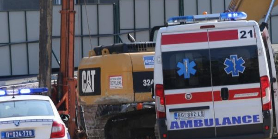 Vozač na gradilištu u Beogradu upalio mašinu i prešao preko žbuna: Kada je video šta se tamo nalazi, UŽASNUO SE