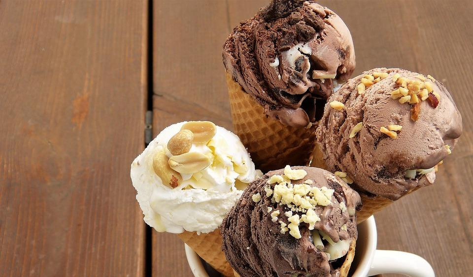 DOMAĆI čokoladni sladoled od samo 3 SASTOJKA