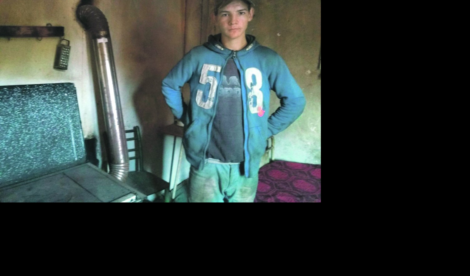 JOVAN (16) ŽIVI SAM DEVET GODINA BEZ STRUJE: Dečak iz Vrmdže kod Sokobanje i pored neljudskih uslova ne želi da napusti svoje selo!
