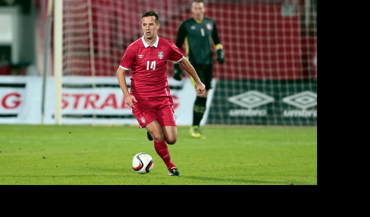(FOTO) ŠMEKERSKI POTEZ VULETA JOVANOVIĆA! Polomio je nogu Austrijancu, a onda je oduševio sve posle utakmice