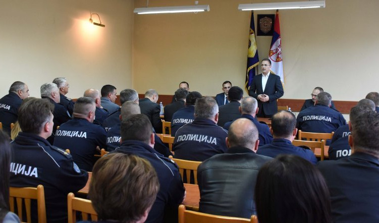 (FOTO) STEFANOVIĆ POSETIO PU KRUŠEVAC: Želimo da se građani Republike Srbije osećaju potpuno sigurno i bezbedno, ALI I DA ČUJEMO GLAS POLICIJE I NJIHOVE POTREBE!