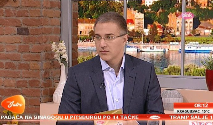 (VIDEO) STEFANOVIĆ NOVINARIMA: Kupite zaštitnu opremu kad dođe opozicija, da vas štiti dok vas budu tukli!
