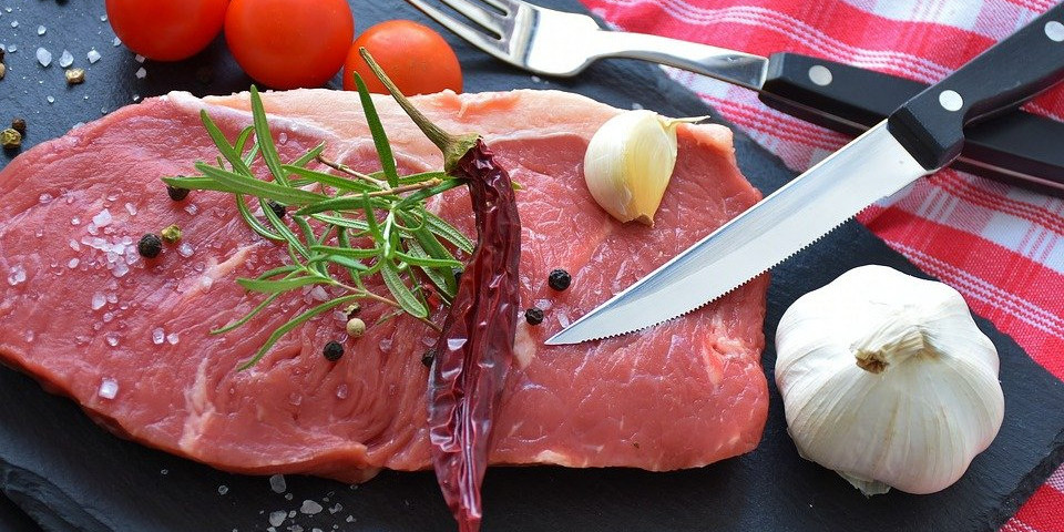 ŠTEDLJIVI RECEPTI: Napravite 3 ručka od kilograma mesa!