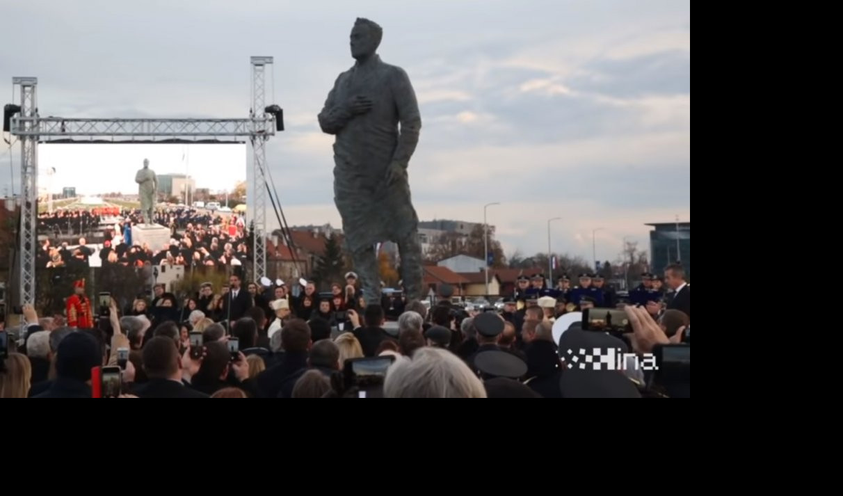 (VIDEO) HAOS U ZAGREBU: RATNI VETERAN OPET DIGAO NA NOGE POLICIJU I USTAŠE! Spomenik zločincu Tuđmanu je sramota!