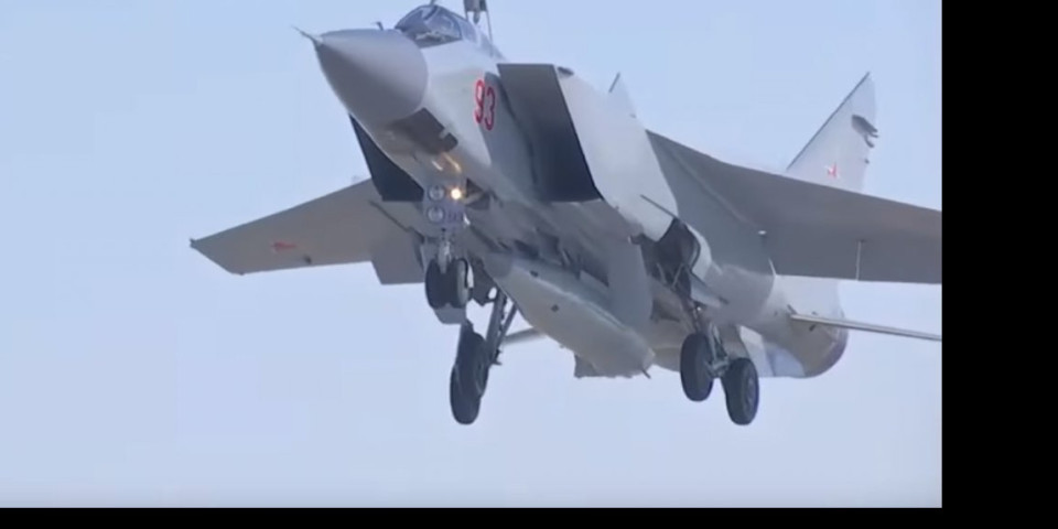 AMERIČKI AVIONI OPET UHVAĆENI KOD RUSKE GRANICE! Moskva momentalno podigla MIG-31 i jasno stavila do znanja da NEMA DALJE!