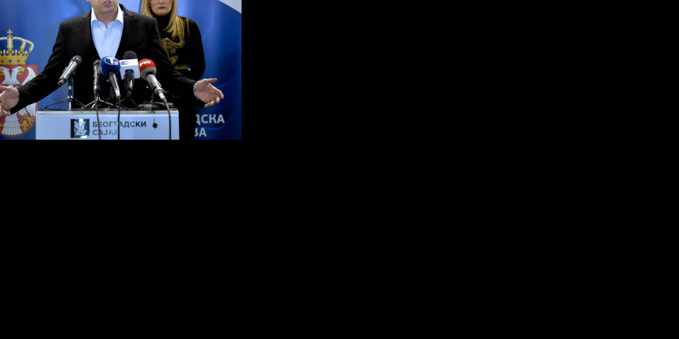 VULIN O VEŠALIMA NA TERAZIJAMA: To je slika Srbije koju žele Đilas, Obradović i Jeremić! VULIN O VEŠALIMA NA TERAZIJAMA: To je slika Srbije koju žele Đilas, Obradović i Jeremić!