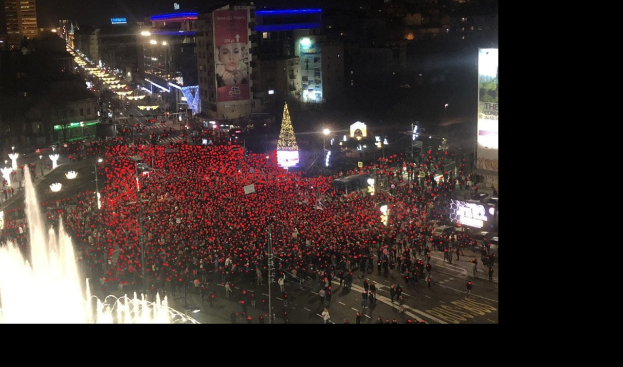 SAZNAJEMO! Učesnike protesta u Beogradu pomoću crvenih tačkica nije brojala policija, VEĆ VELIKA ZAPADNA AMBASADA!