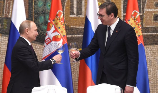 Zdravlje i obilje novih prilika za napredak... Predsednik Vučić čestitao rođendan Vladimiru Putinu!