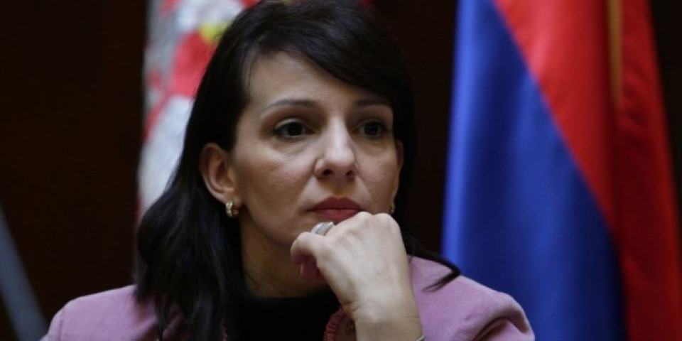 SRAMOTA! Funkcionerka Đilasove stranke Marinika Tepić zahtevala da se Srbi osude za genocid u Srebrenici! Video