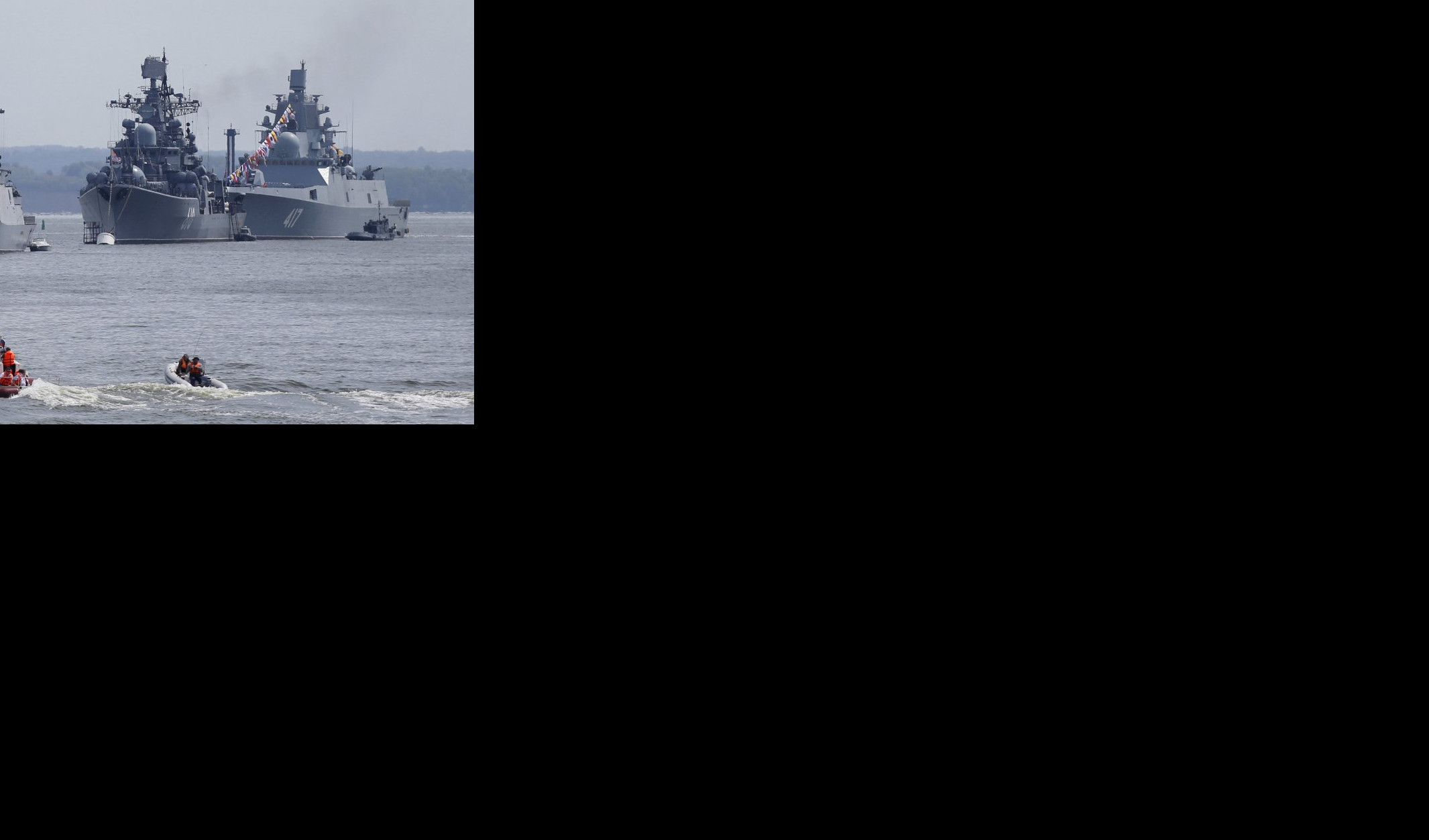(FOTO) POD BUDNIKM OKOM MOSKVE! Ruske korvete ispratile američke razarače iz Baltičkog mora!