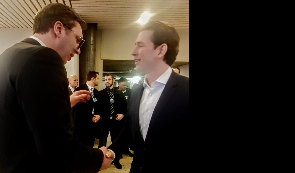 VAŽNI SASTANCI U DAVOSU! Vučić sa kancelarom Austrije i Volfgangom Išingerom