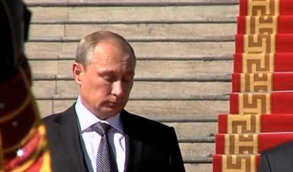 (VIDEO) PUTINOVE SUZE! Ruski predsednik je zaplakao, a povod je bio DIRLJIV! Pogledajte POTRESNE TRENUTKE najmoćnijeg na svetu!