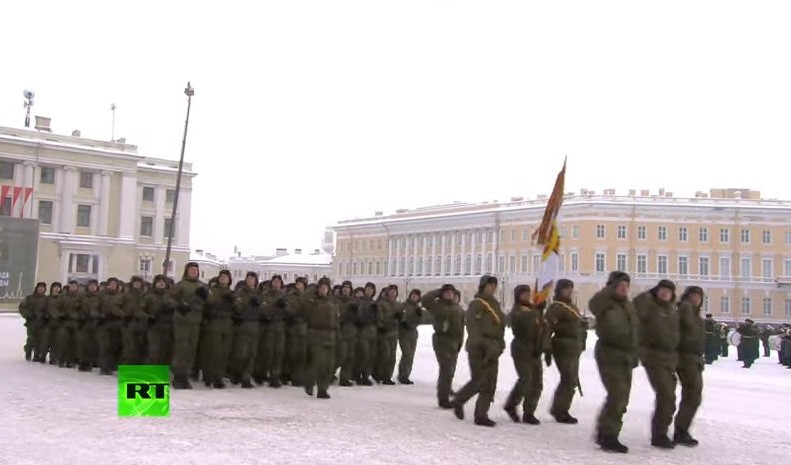 (VIDEO) TAKO TO RADI RUSIJA! VELIČANSTVANA  PARADA u čast 75 godišnjice PROBIJANJA OPSADE LENJINGRADA!