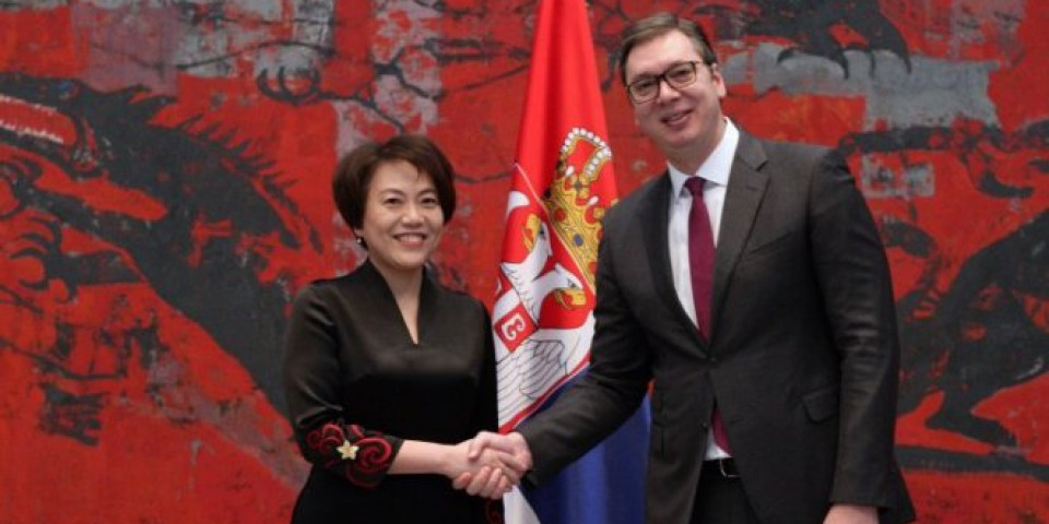 Predsednik Vučić sutra sa ambasadorkom Kine Čen Bo
