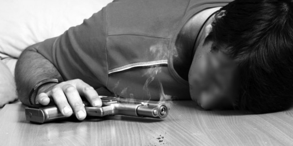 SAHRANJEN OSAMNAESTOGODIŠNjAK IZ TITELA KOJI SE UBIO: Srednjoškolac pucao sebi u glavu iz očevog pištolja