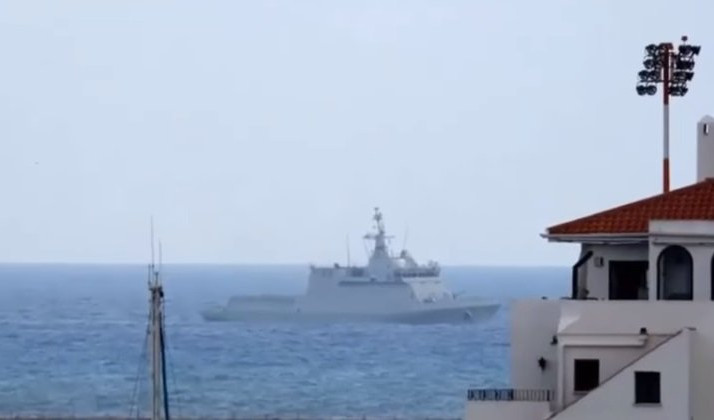 (FOTO/VIDEO) INCIDENT U VODAMA OKO GIBRALTARA! Britanska mornarica oterala španski ratni brod!