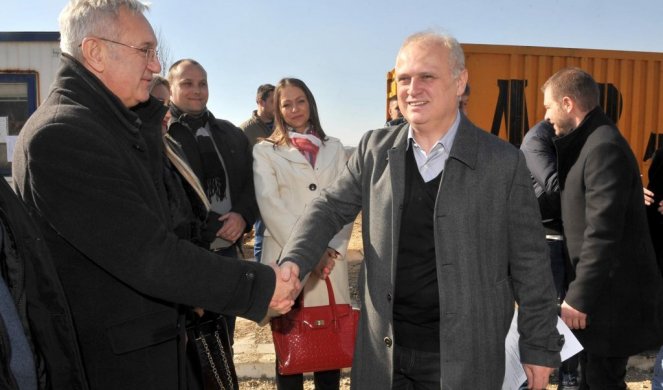 (FOTO) VESIĆ: U saobraćajnicu u Mladenovcu uloženo 220 miliona dinara!