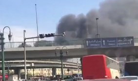 (VIDEO) BUKTI POŽAR NA GLAVNOJ ŽELEZNIČKOJ STANICI U KAIRU! Eksplodirao vagon za gorivo, poginulo najmanje 10 ljudi!