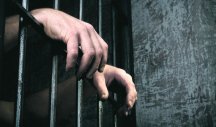 ZATVORSKI DILER OSUĐEN NA 11 GODINA ROBIJE! Osuđenicima doturao kanabis u KPZ Zabela