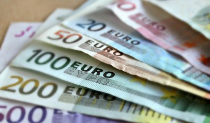 Rastu zarade, u junu prosečna plata 553,5 evra odnosno 65.070 dinara