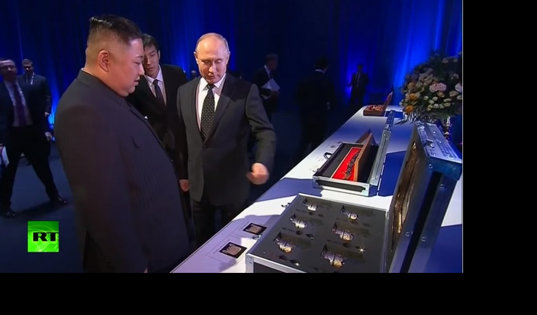 (VIDEO) DA SE NE POSVAĐAJU! Putin i Kim razmenili poklone, pa jedan drugom DAROVALI I NEŠTO PROTIV LOŠE SREĆE!