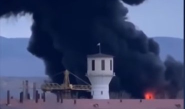 (VIDEO) GORI RUSKA FABRIKA KOJA PROIZVODI PUTINOVU SUPERRAKETU "SARMAT"! 100 vatrogasaca sa 20 cisterni bori se protiv NEZAPAMĆENOG POŽARA!