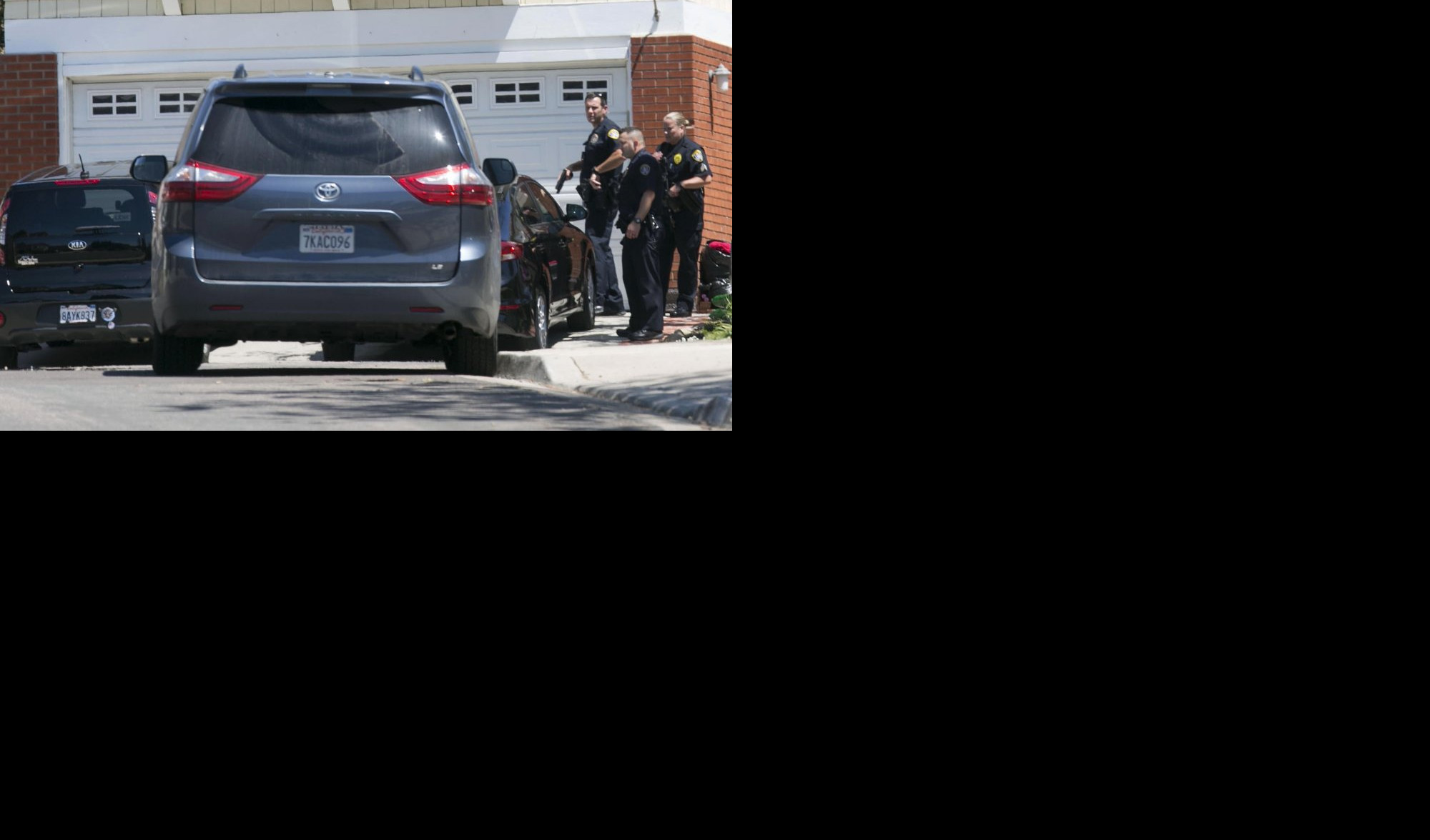 (FOTO) JEDNA OSOBA POGINULA, TRI RANJENE! Pucnjava u sinagogi u San Dijegu - napadač identifikovan i uhapšen!