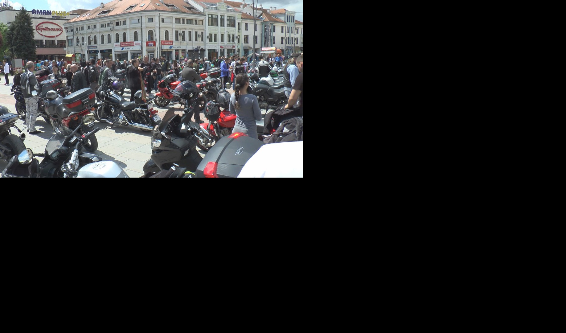 (VIDEO) TRADICIONALNA VOŽNJA: Bajkeri obeležili Vaskrs u centru Čačka!