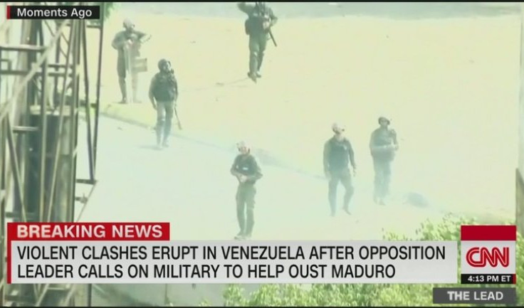 (VIDEO) GEBELSOVSKA CNN PROPAGANDA! Novinar američke TV lažnom slikom optužio Madurove pristalice da pucaju na demonstrante, TVITERAŠI GA "SAHRANILI"!