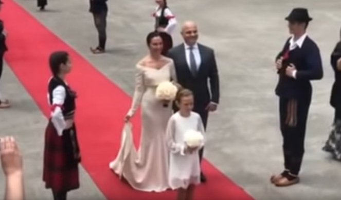 (VIDEO) KARAĐORĐEVIĆI OŽENILI JOŠ JEDNOG PRINCA! Venčali se princ Dušan i princeza Valerija na Oplencu