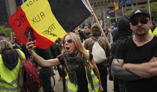 (FOTO) HAOS U BRISELU NA DAN IZBORA! Demonstranti se sukobili sa policijom u blizini sedišta EU!