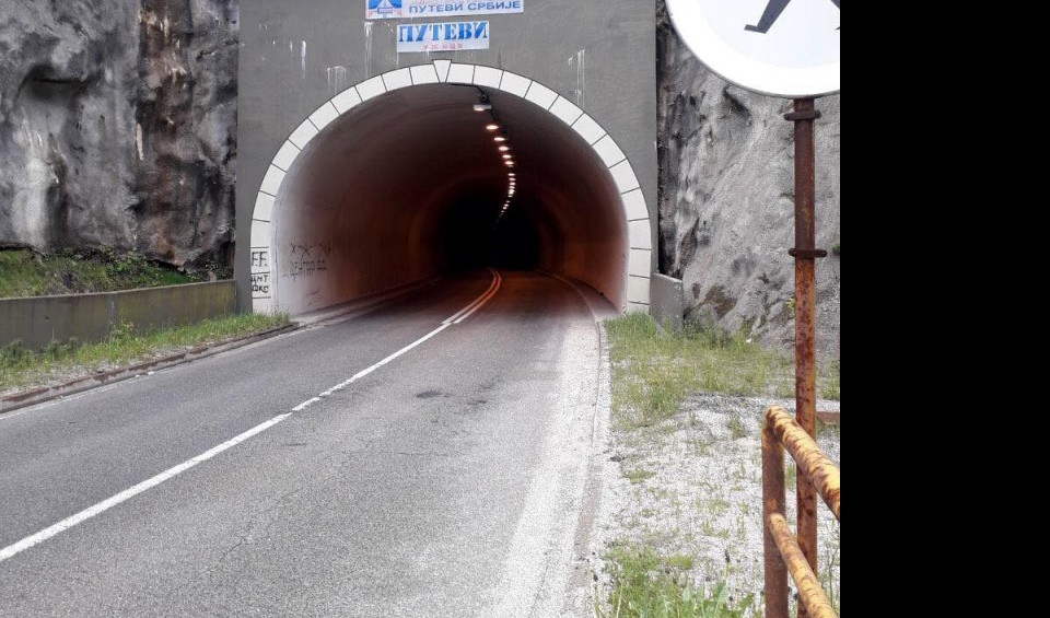 (VIDEO) 7. DAN MILOŠEVOG PUTA DO OSTROGA! Rešio sam da stignem, makar i kroz tunel!