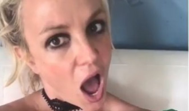 (VIDEO) LEPO JE BITI BLESAV! Pevačica se oglasila nakon terepije u mentalnoj ustanovi!