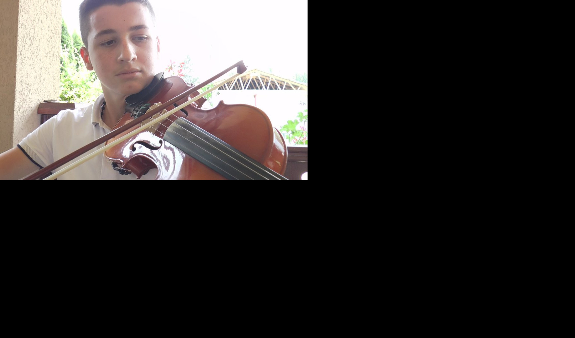 (VIDEO) KAD ON UZME VIOLINU, SVAKOM SRCE ZAIGRA! Poslušajte kakve zvuke ispušta instrument u rukama 15-godišnjeg Igora!