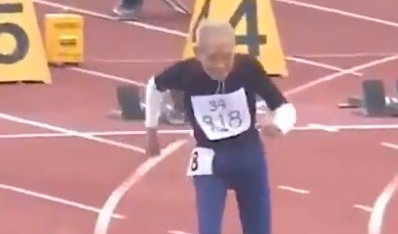 (VIDEO) OVO SE ZOVE PREDANOST! Dekica sa 102 godine istrčao trku, pogledajte kako!