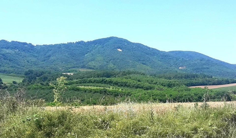 Svojom lepotom privlači ljude iz celog sveta, a narod tvrdi da je ovo NAJJEZIVIJE mesto u Srbiji! MRAČNA TAJNA TVRĐAVE PORED KOJE SE SVI SLIKAJU