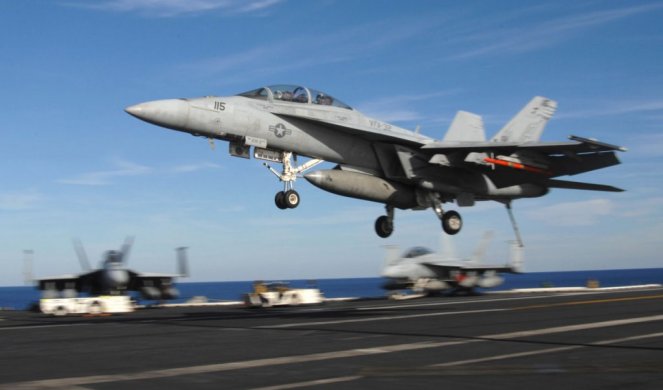INCIDENT U DOLINI SMRTI: Srušio se američki vojni avion f-18 hornet