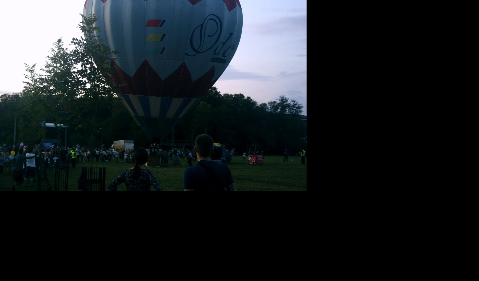 (FOTO) SPREKTAKL "KRUŠEVAC KROZ OBLAKE"! Počeo Međunarodni Festival balona!