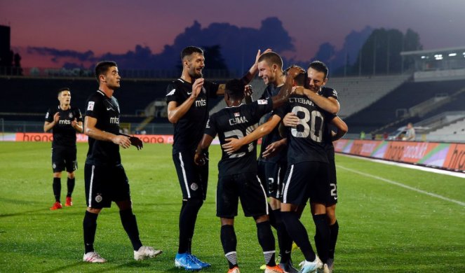 (VIDEO) BEZ IZGOVORA, ZA SVOJ TIM! Igrači Partizana pozvali navijače na stadionu!