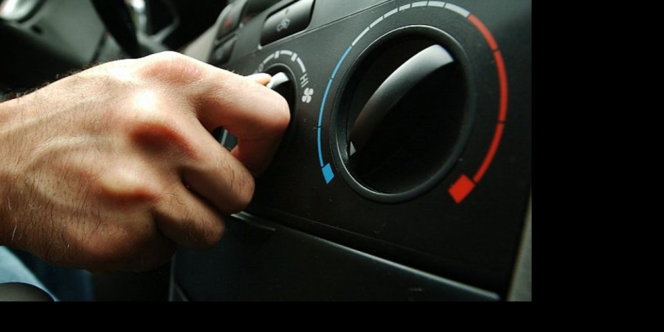 VOZAČI OBRATITE PAŽNJU! Uz pomoć ovog trika ohladićete automobil za 10 sekundi, bez klime!