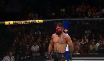 (UZNEMIRUJUĆI FOTO) SUROVO! Jeziva povreda nosa MMA borca šokirala svet!