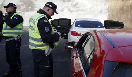 NAGUTAO SE SVEGA PA SEO ZA VOLAN! Policija zaustavila vozača  (44) u Despotovcu, kome je u pljuvački registrovan kokain i još ponešto