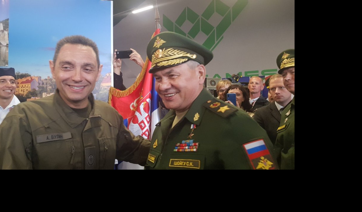 (FOTO) MINISTRI VULIN I ŠOJGU na završnici vojnih igara u Rusiji