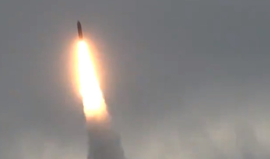(VIDEO) OVAKO TO RADE RUSI! Ispaljene balističke rakete! Krenule sa Severnog ledenog okeana, STIGLE DO KAMČATKE!
