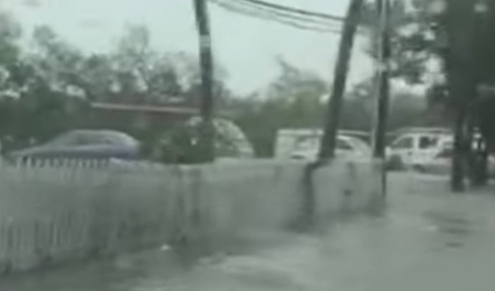 (FOTO/VIDEO) DORIJAN NOSI SVE PRED SOBOM! Najjači uragan koji je pogodio Bahame!