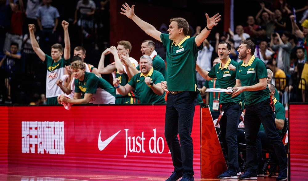 NAVIJAČI LITVANIJE PORUČILI: JE*I SE FIBA! Selektor Litvanije odgovorio: Svaka im čast, rekli su šta svi mislimo!