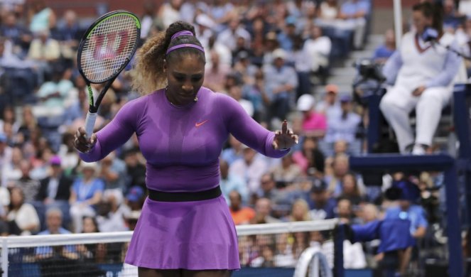 (FOTO) ALARMANTNO! Serena se skinula, PROVOKATIVNIM fotkama ostavlja bez daha!