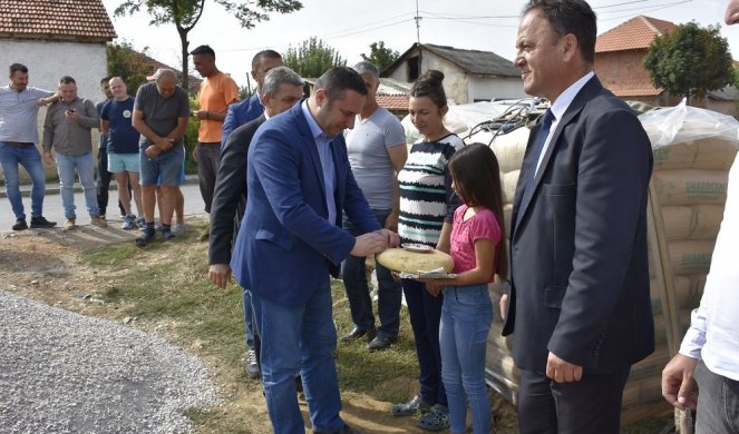 (FOTO) OPSTANAK NA KiM: Maksimovići iz Gračanice dobijaju kuću!